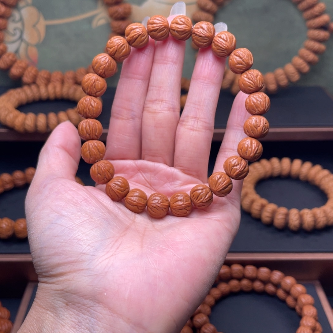 手串桃核10.5玉龙脊