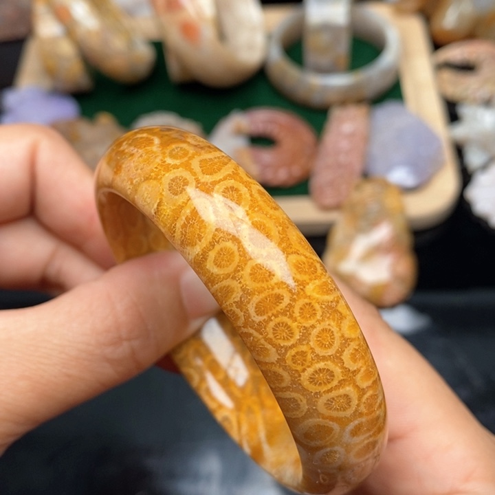 硅化珊瑚（珊瑚玉）手镯未镶嵌57