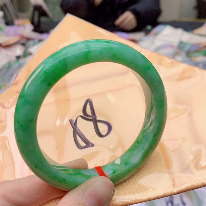 翡翠未镶嵌手镯翡翠手镯