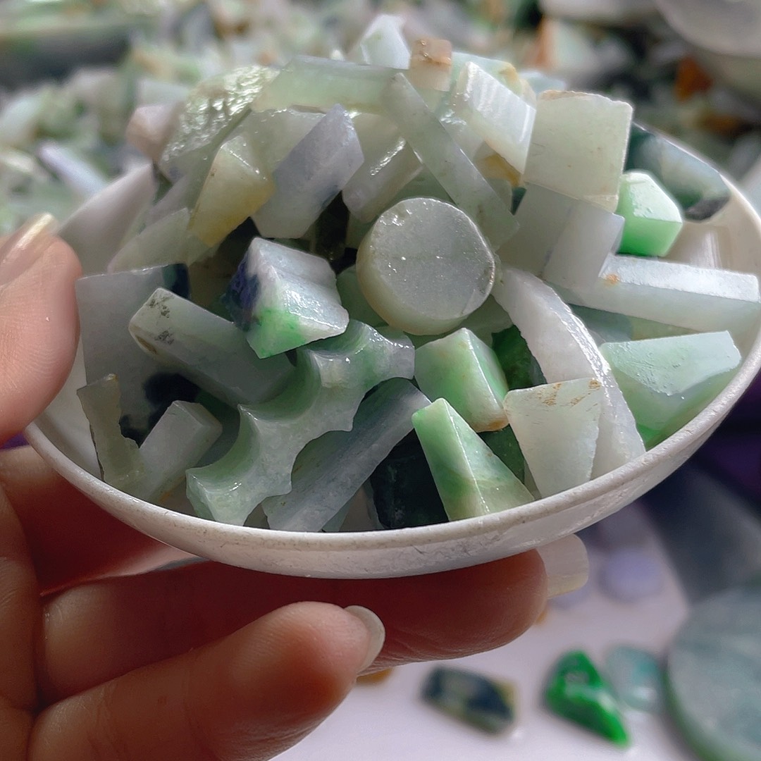 颈饰未镶嵌翡翠a