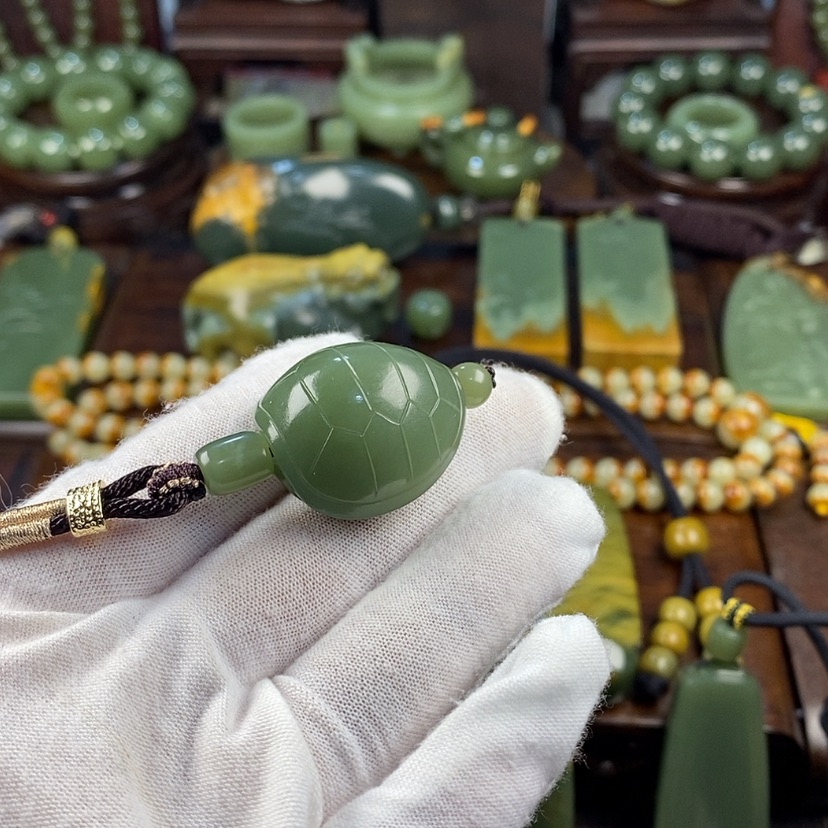 【闪购商品】岫岩老玉（透闪石质玉）颈饰未镶嵌