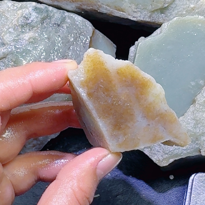 和田玉未镶嵌珠宝半成品