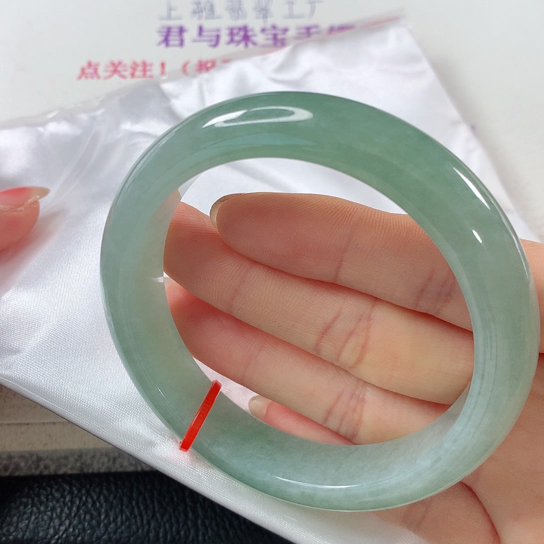 翡翠手镯未镶嵌 正圈