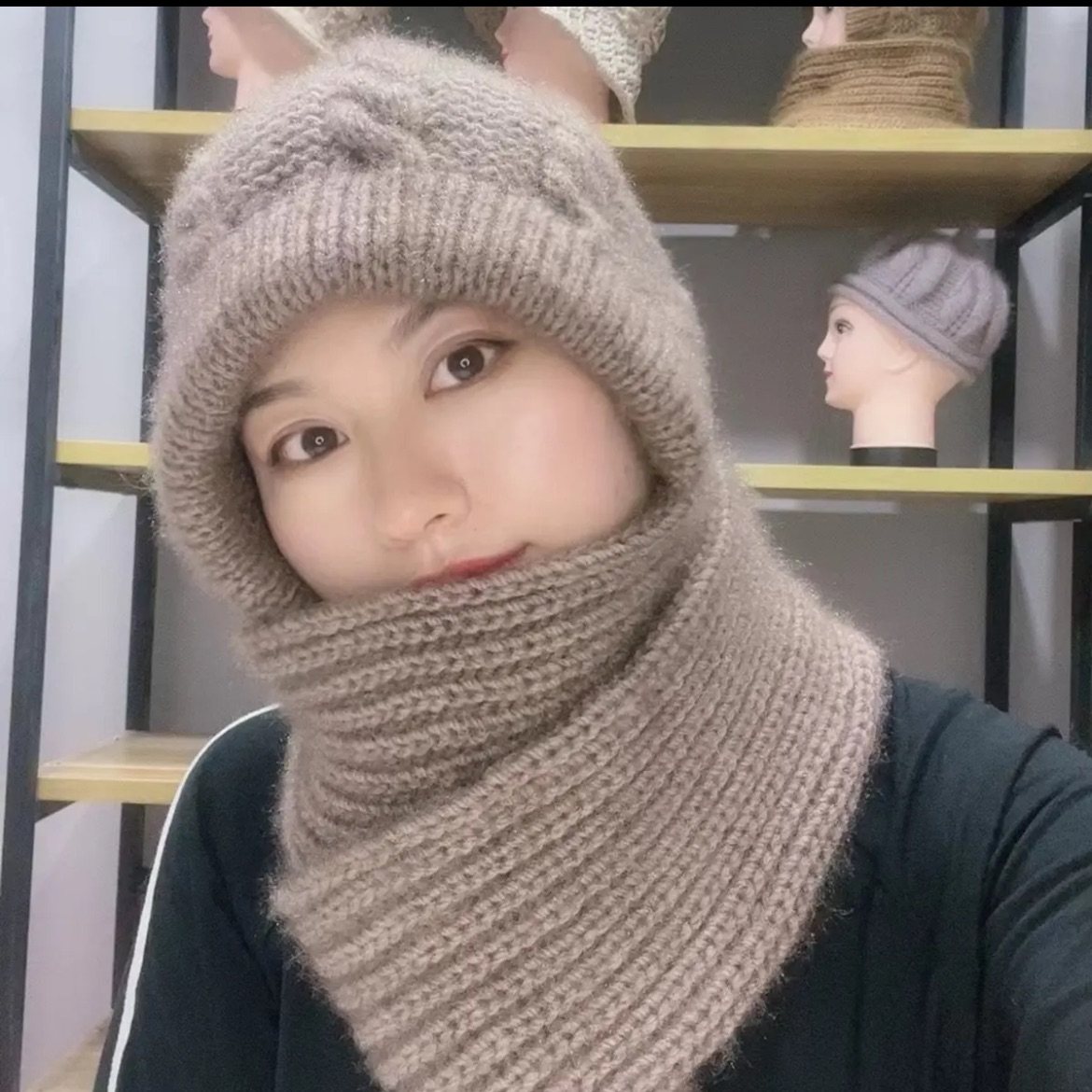 帽子围巾一体加厚风雪帽秋冬新款松鼠绒毛线编织女保暖网红帽