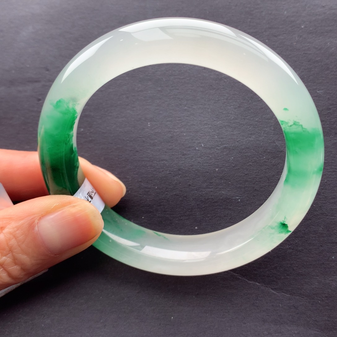 【闪购商品】未镶嵌手镯石英质玉