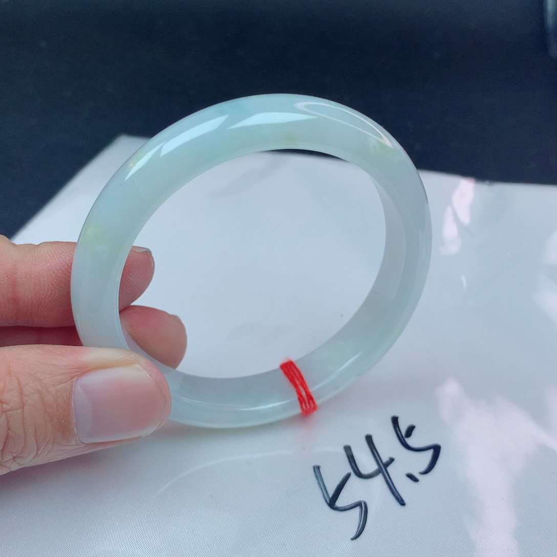 翡翠手镯未镶嵌翡翠手镯