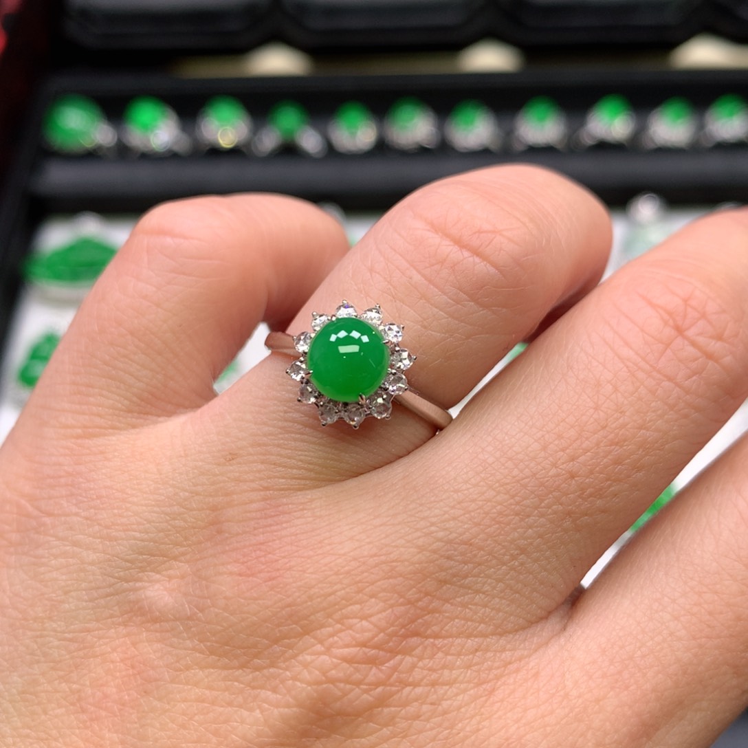 翡翠吊坠(不含链)18K金镶嵌