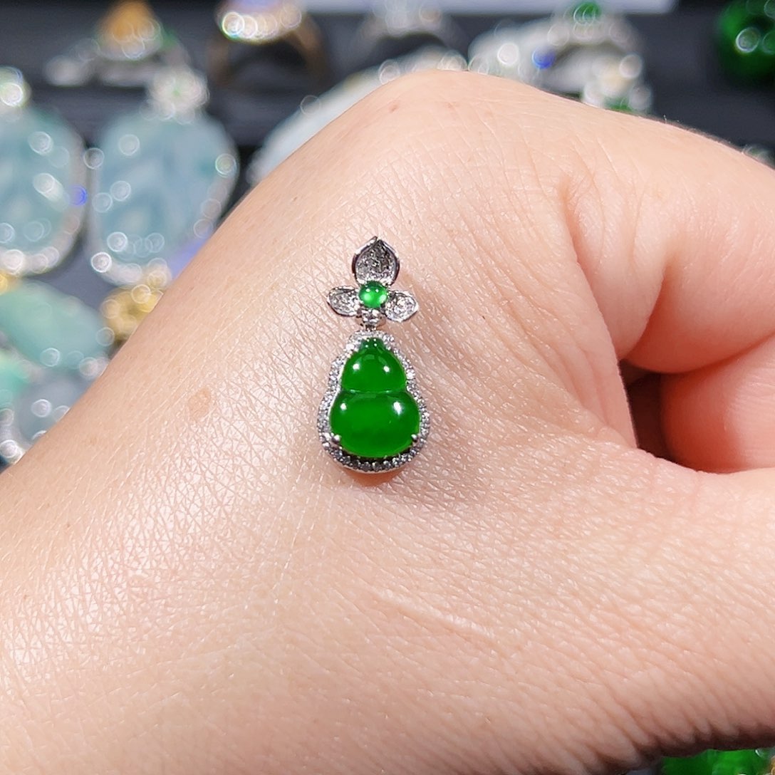 翡翠吊坠(不含链)18K金镶嵌