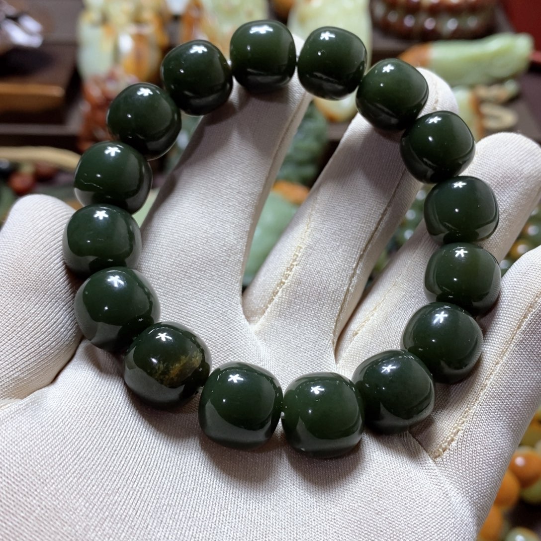 透闪石质玉未镶嵌手链14