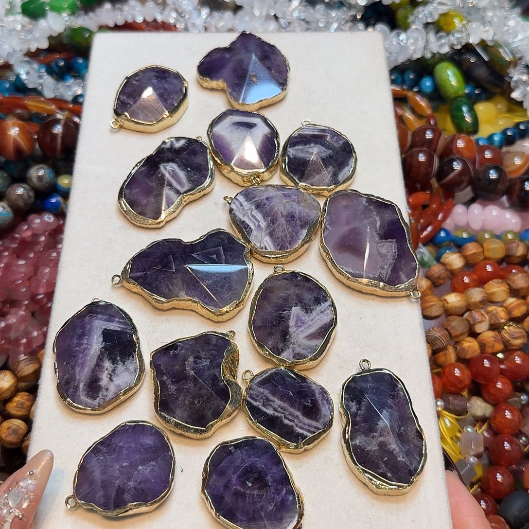 玛瑙/玉髓未镶嵌珠宝半成品天然紫水晶吊坠一颗