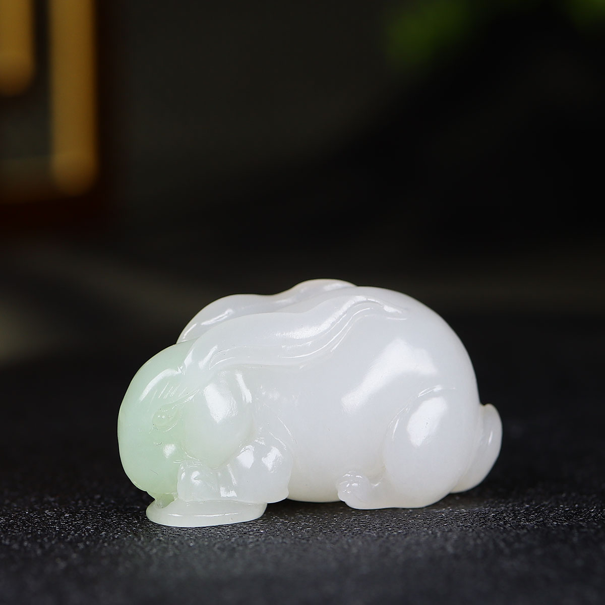 122146和田玉翠青生肖兔挂件