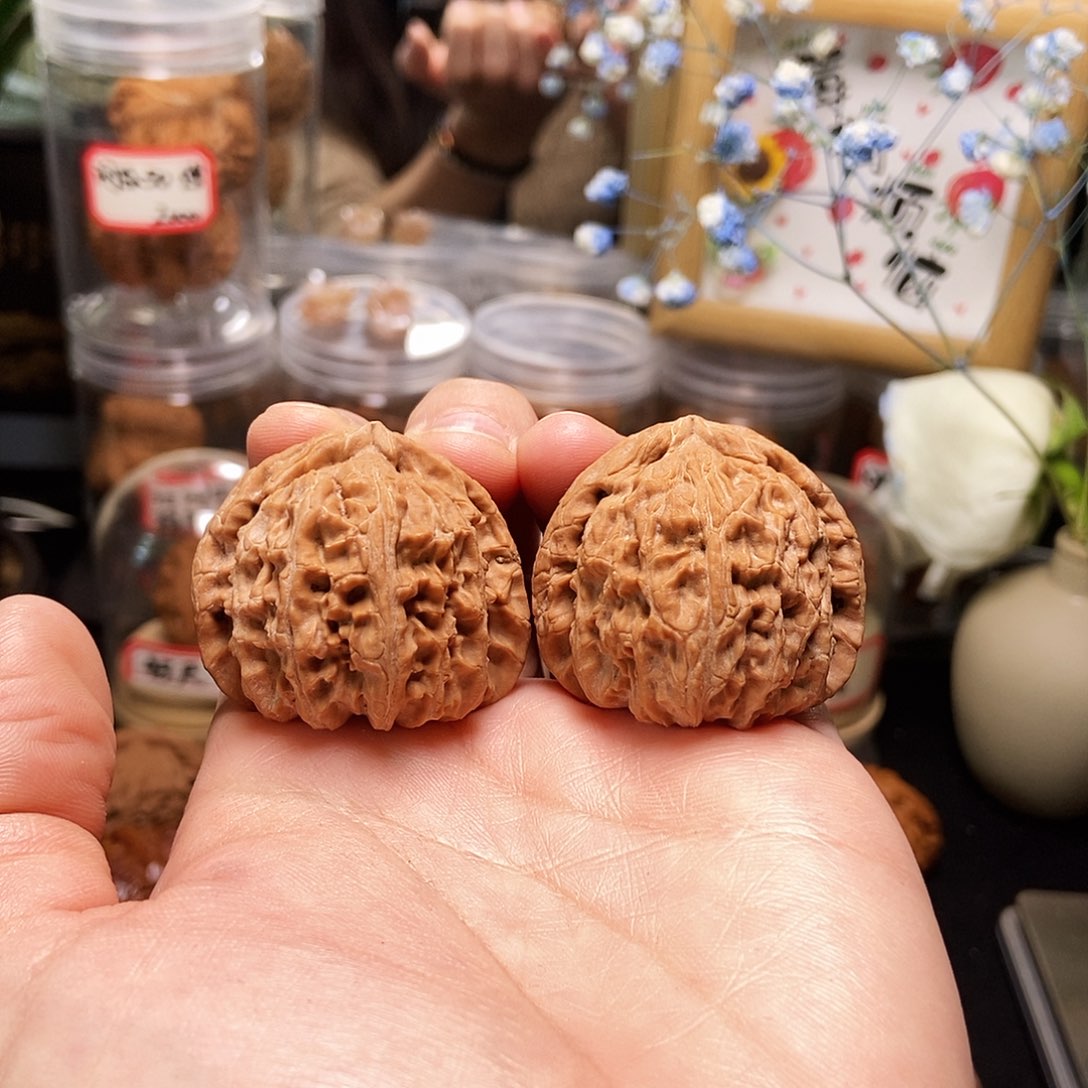 文玩核桃吊坠39三角白全品