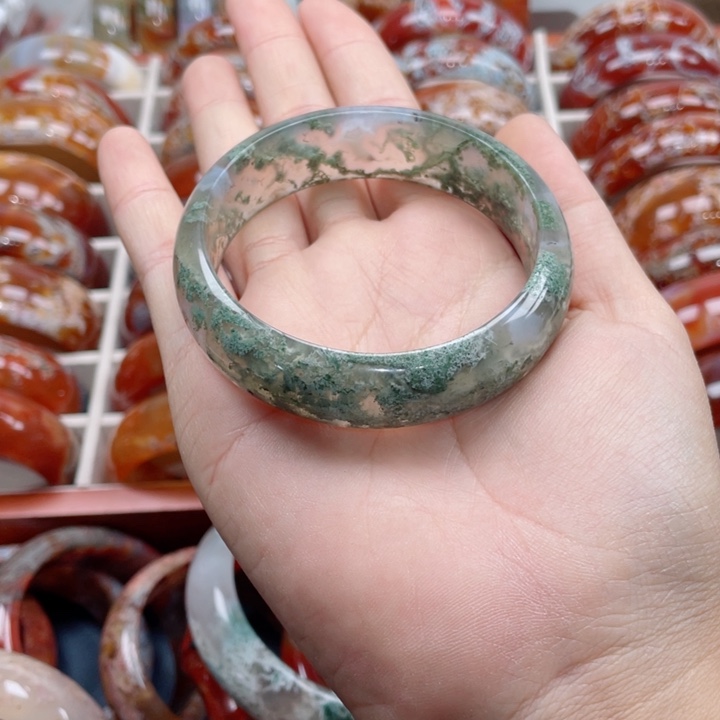 玛瑙/玉髓手镯未镶嵌更**山59