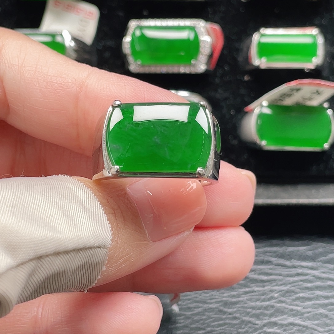 翡翠银S925镶嵌戒指天然A货翡翠没运费险0176
