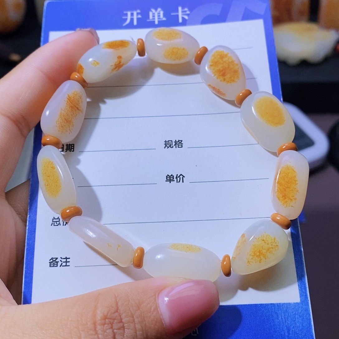 和田玉颈饰未镶嵌何**地