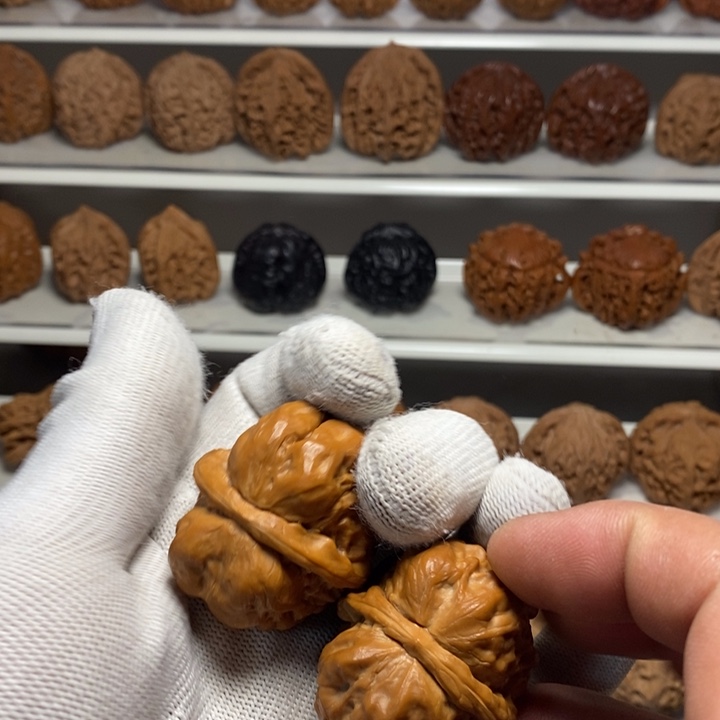 文玩核桃吊坠蛤蟆头