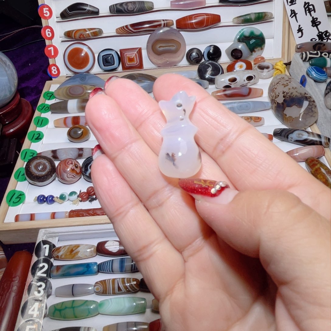 玛瑙/玉髓颈饰未镶嵌