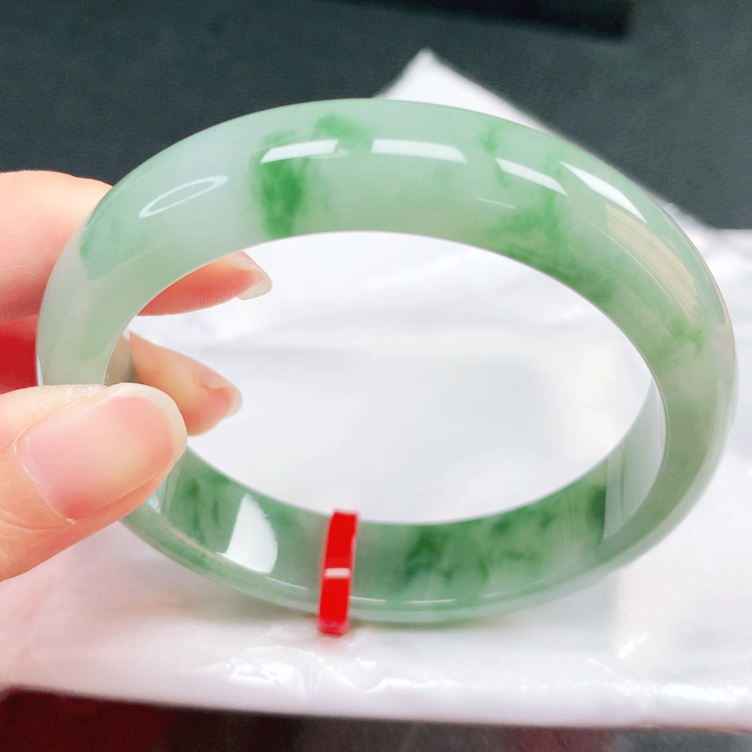 翡翠未镶嵌手镯56圈