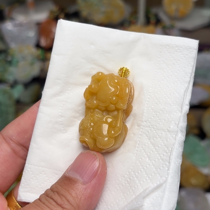 翡翠颈饰未镶嵌吊坠