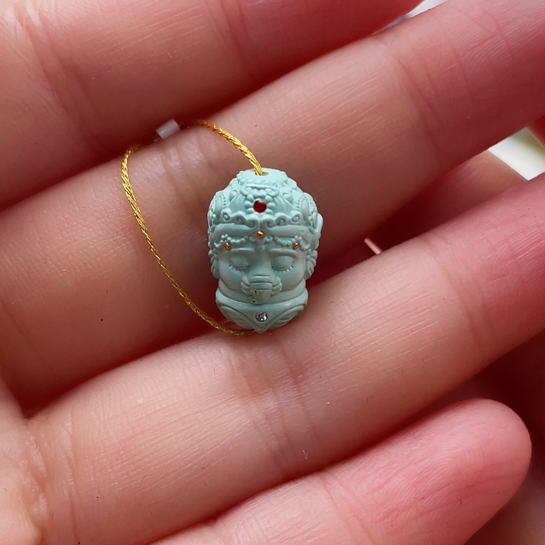 绿松石颈饰未镶嵌