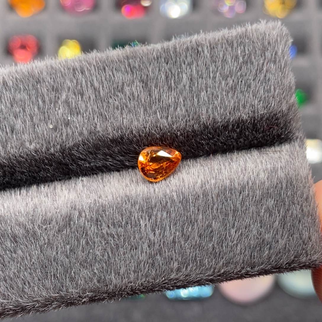 石榴石（芬达石）裸石未镶嵌83分