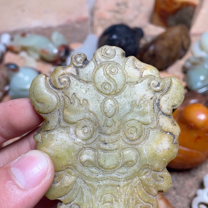 和田玉（糖玉）未镶嵌颈饰