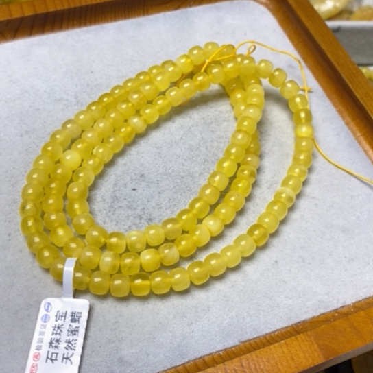 蜜蜡裸石未镶嵌串