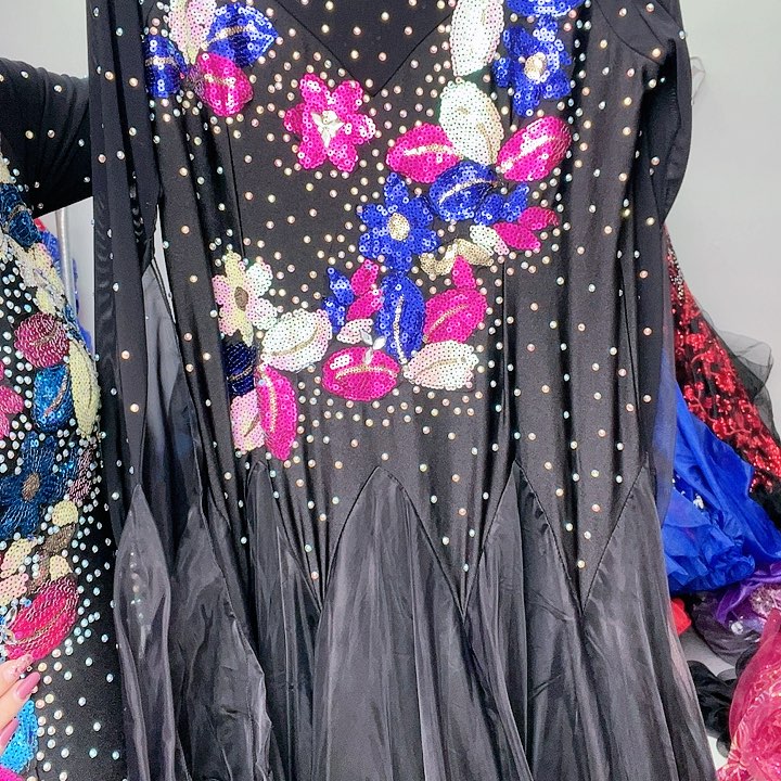 交谊舞和民族音乐