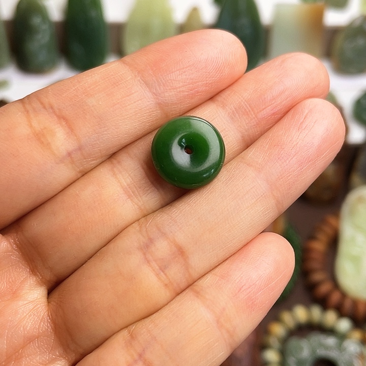 和田玉（碧玉）未镶嵌颈饰