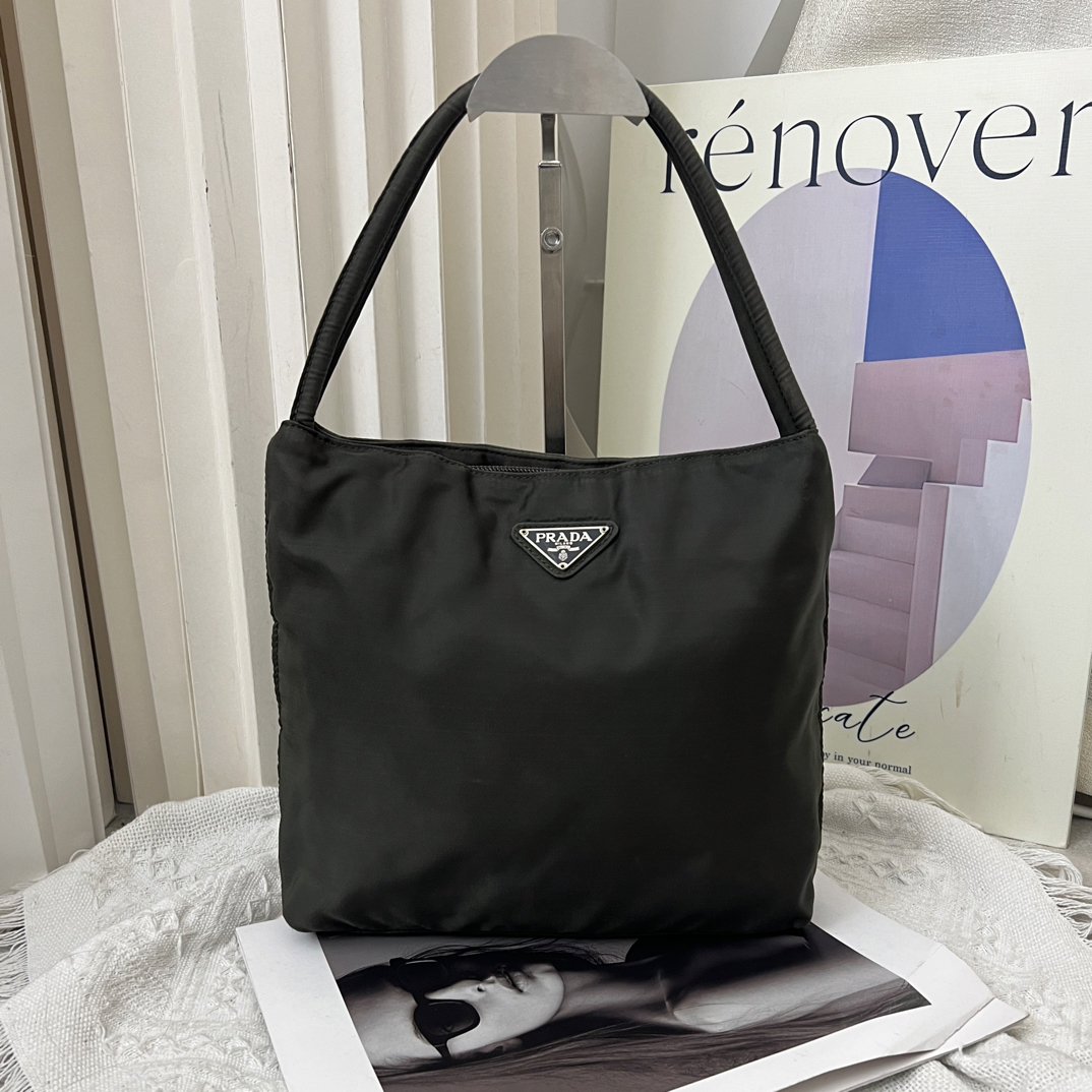 95新 Prada/普拉达 经典尼墨绿色手提包