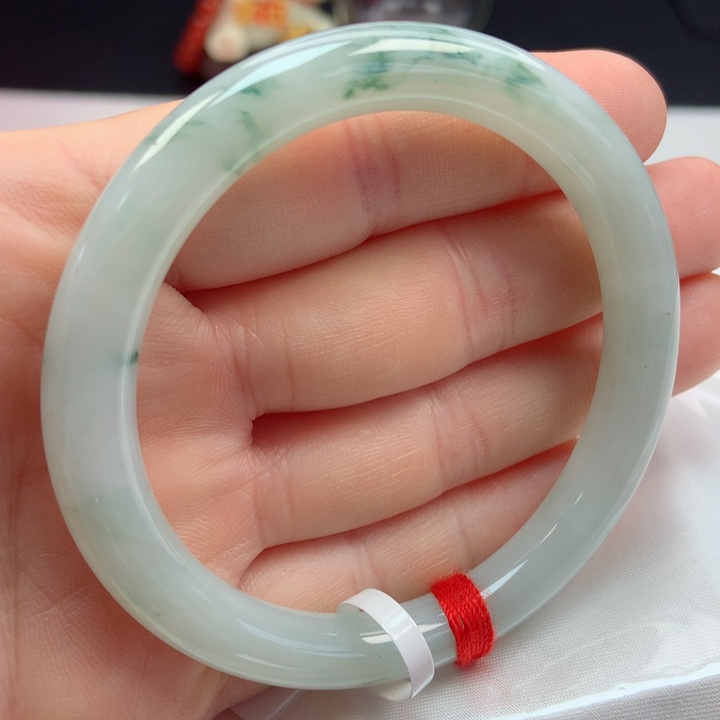 翡翠手镯未镶嵌54圈