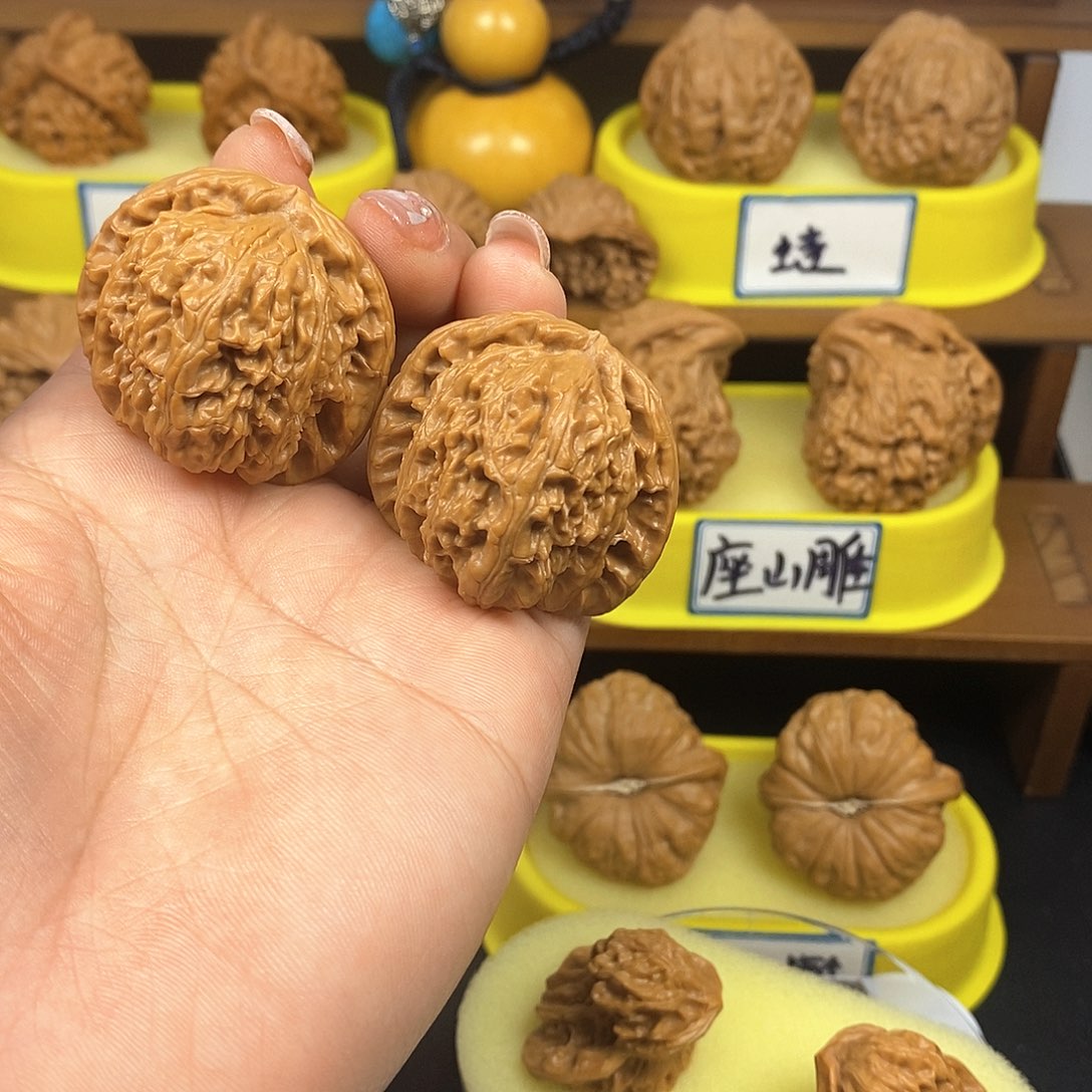 核桃白狮子 文玩/木作/... 文玩把件/
