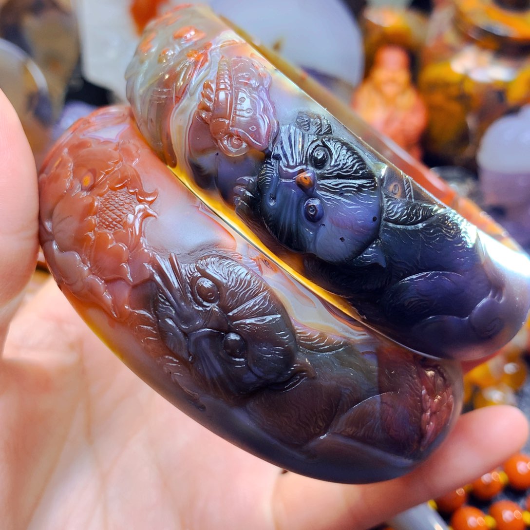 玛瑙/玉髓雕刻镯子未镶嵌