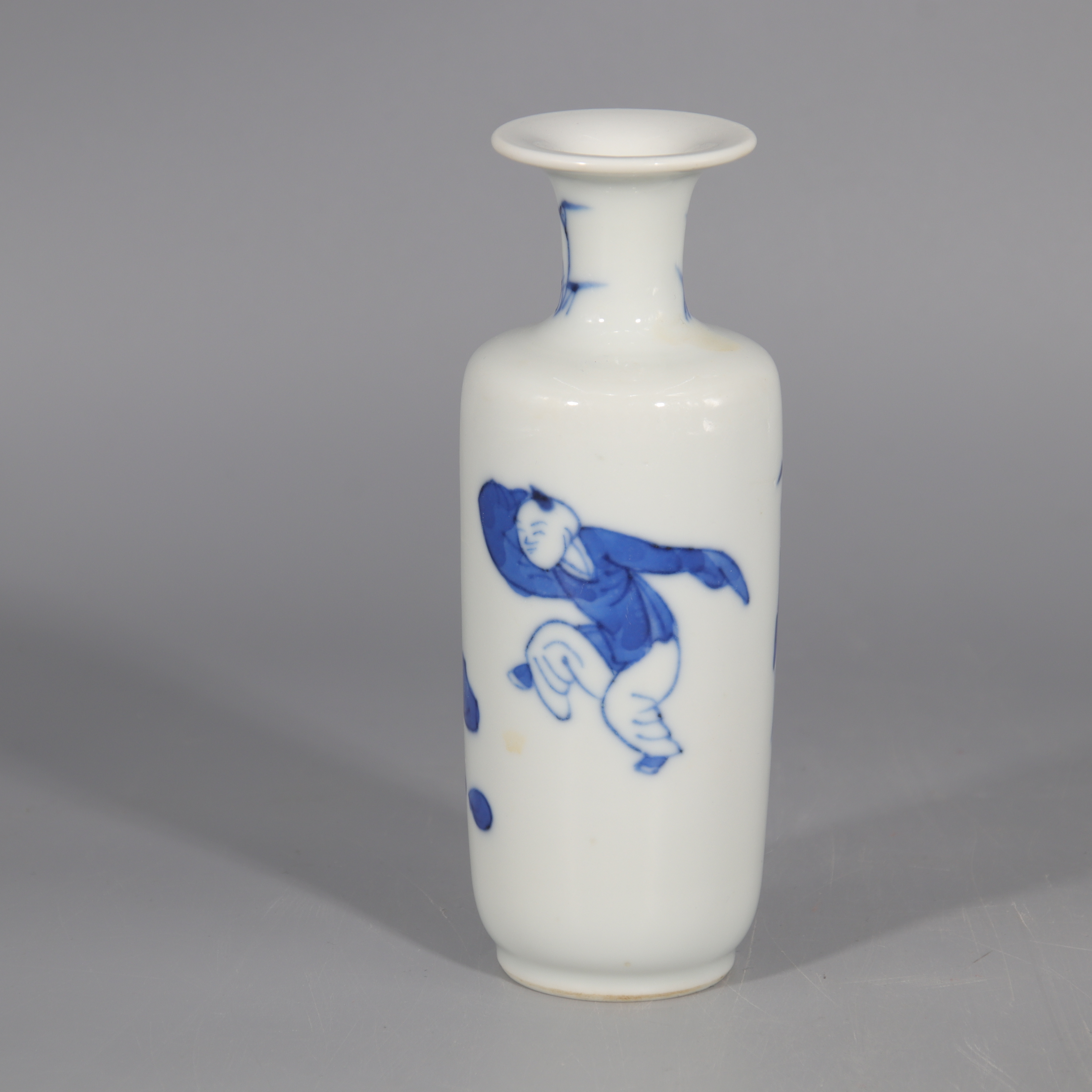 青花婴戏纹棒槌瓶  H501-274