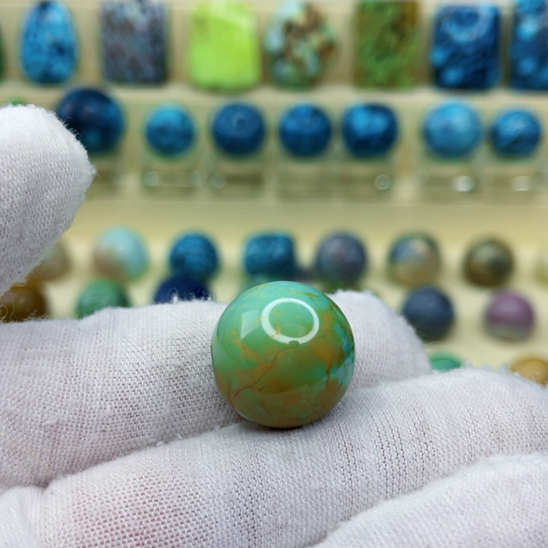 未镶嵌绿松石颈饰