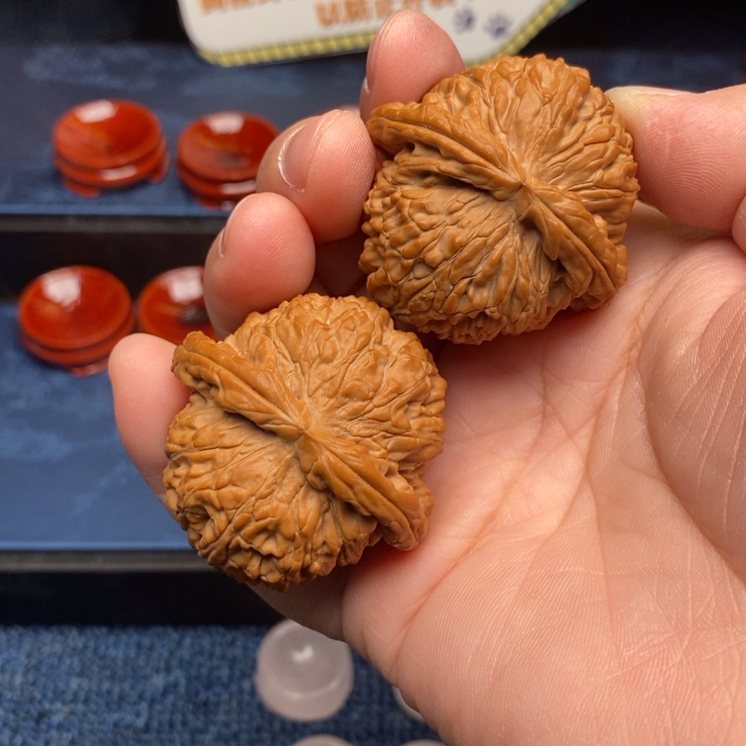 文玩核桃把件小***哥手捻