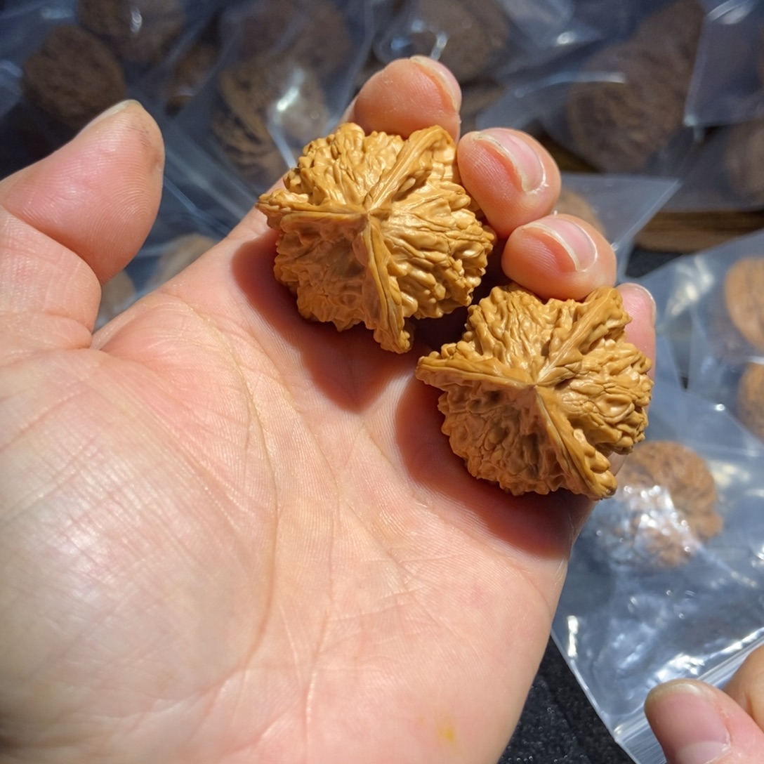 吊坠文玩核桃三三棱150