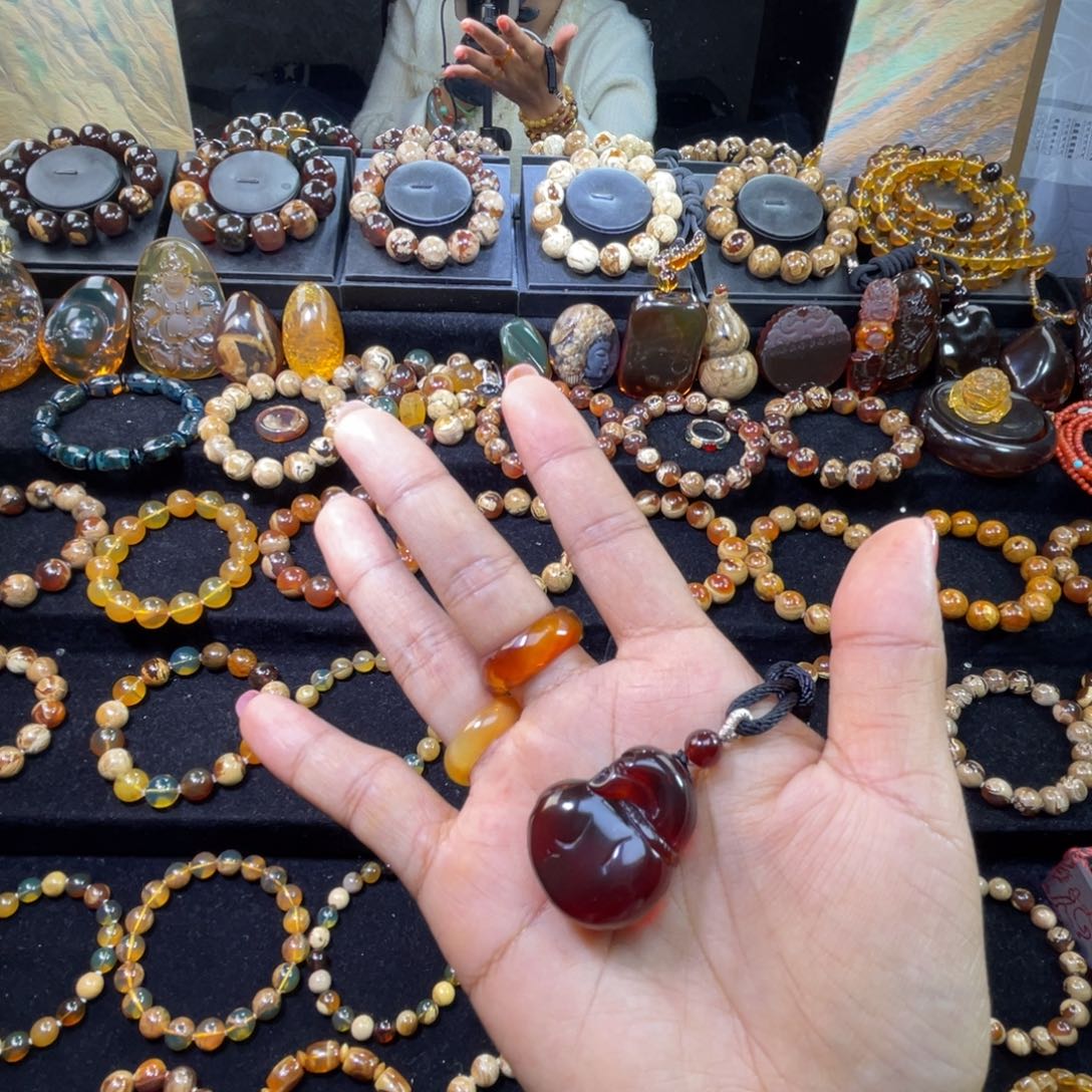 琥珀未镶嵌手串血珀钱袋子