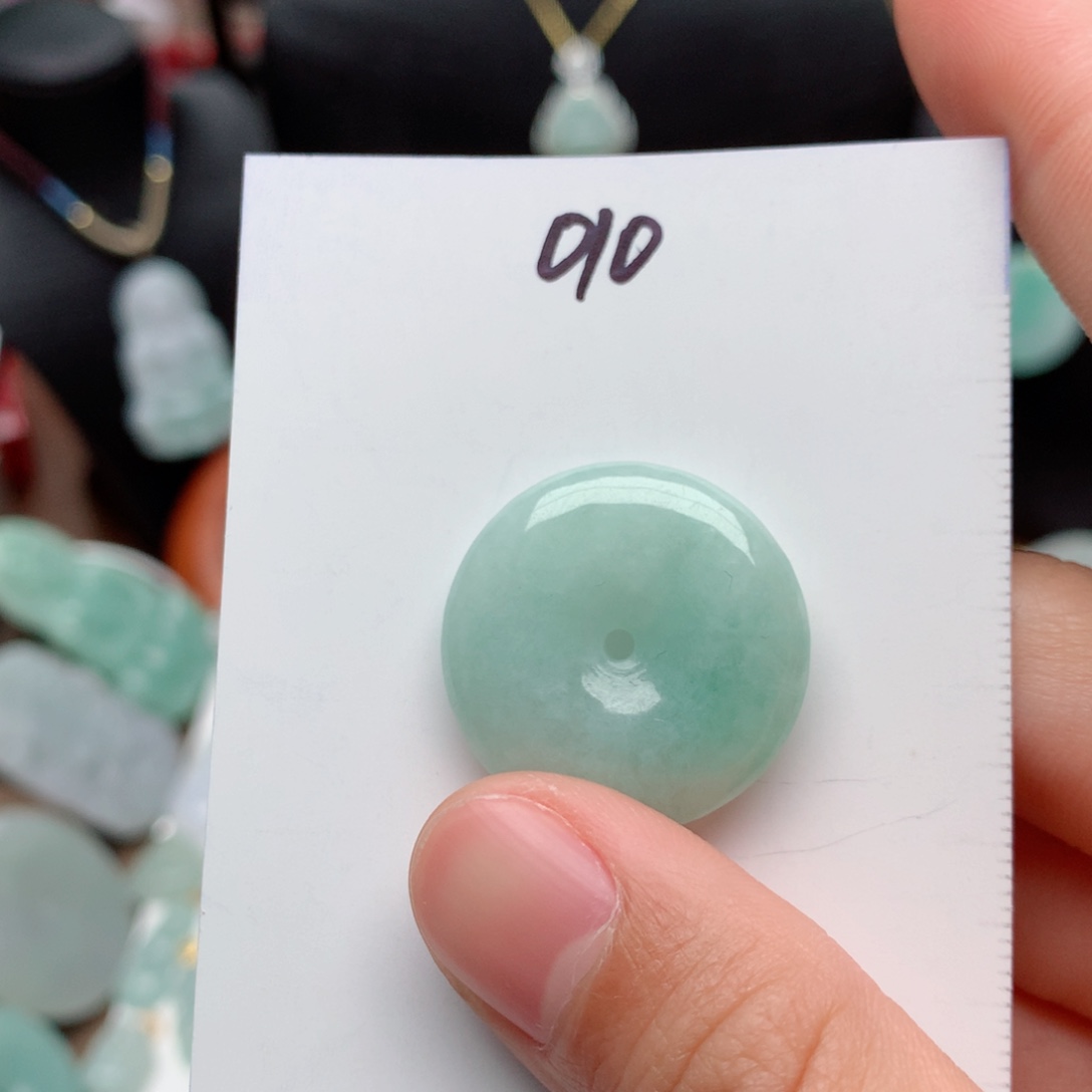 翡翠颈饰未镶嵌吊坠