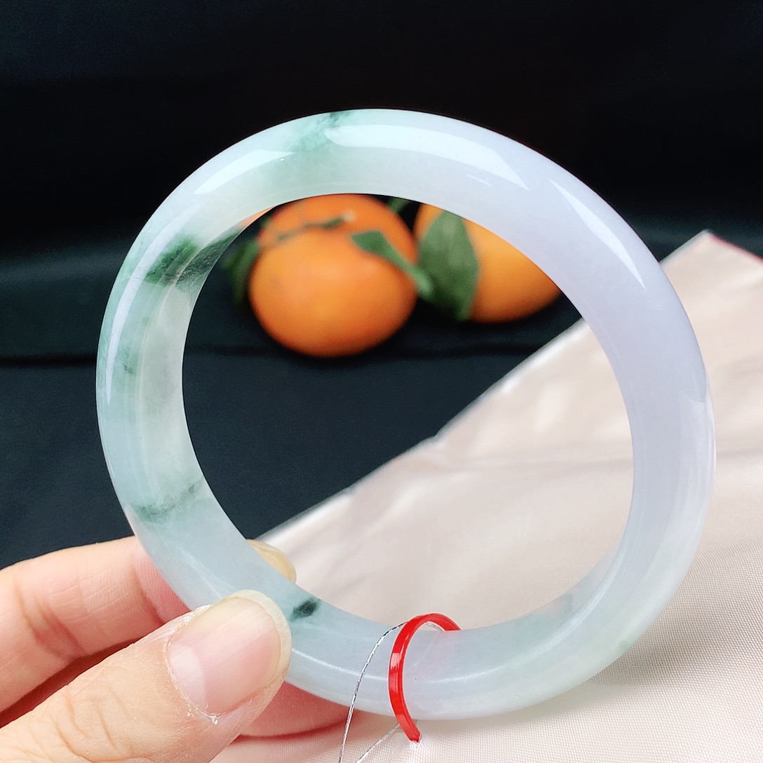 翡翠手镯未镶嵌61圈