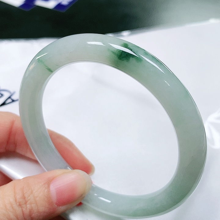 翡翠手镯（圆镯）未镶嵌