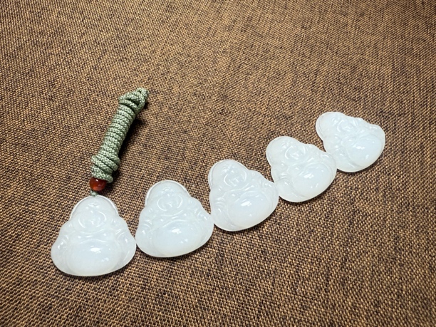 纯天然天山翠弥勒佛大肚玉佛公笑口常开多样性发货拍一发一