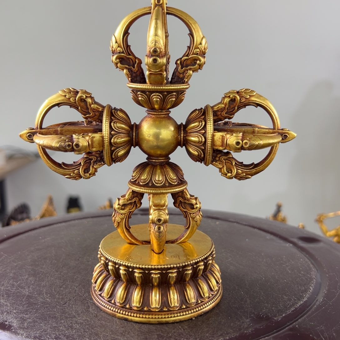 小*头佛像的造型和造型