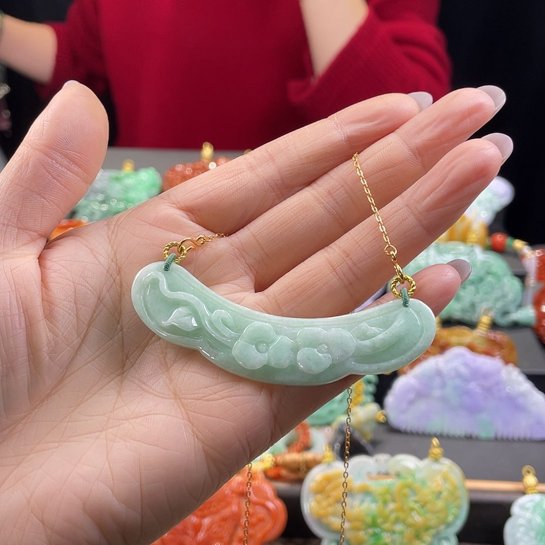 翡翠颈饰未镶嵌代编织