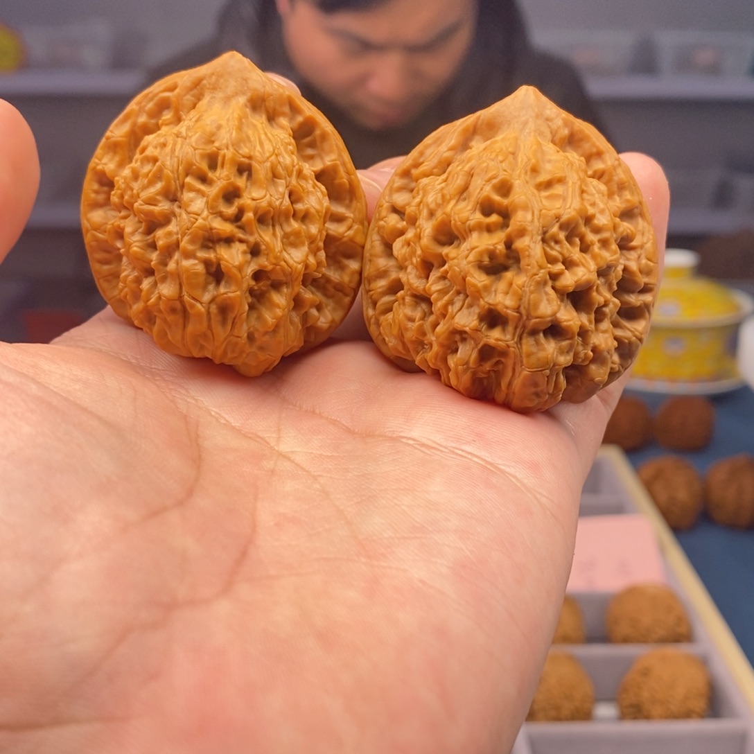 文玩核桃把件全品王勇官帽46