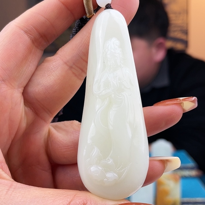 和田玉颈饰未镶嵌