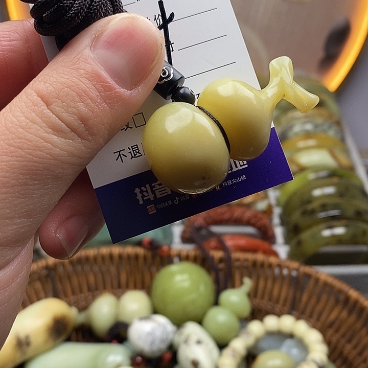 未镶嵌蛇纹石玉颈饰