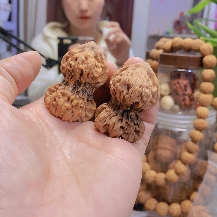 【闪购商品】文玩核桃把件葫芦油