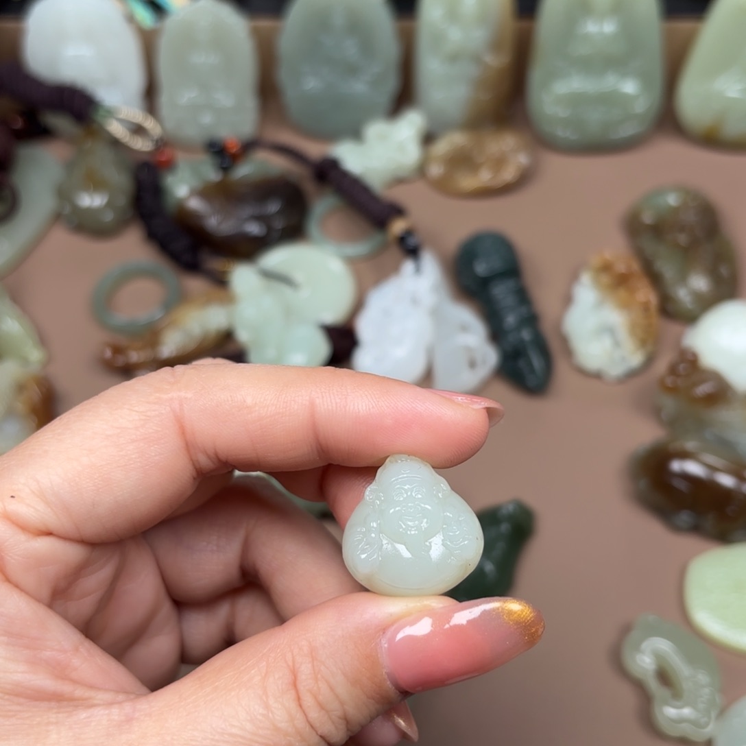 和田玉颈饰未镶嵌