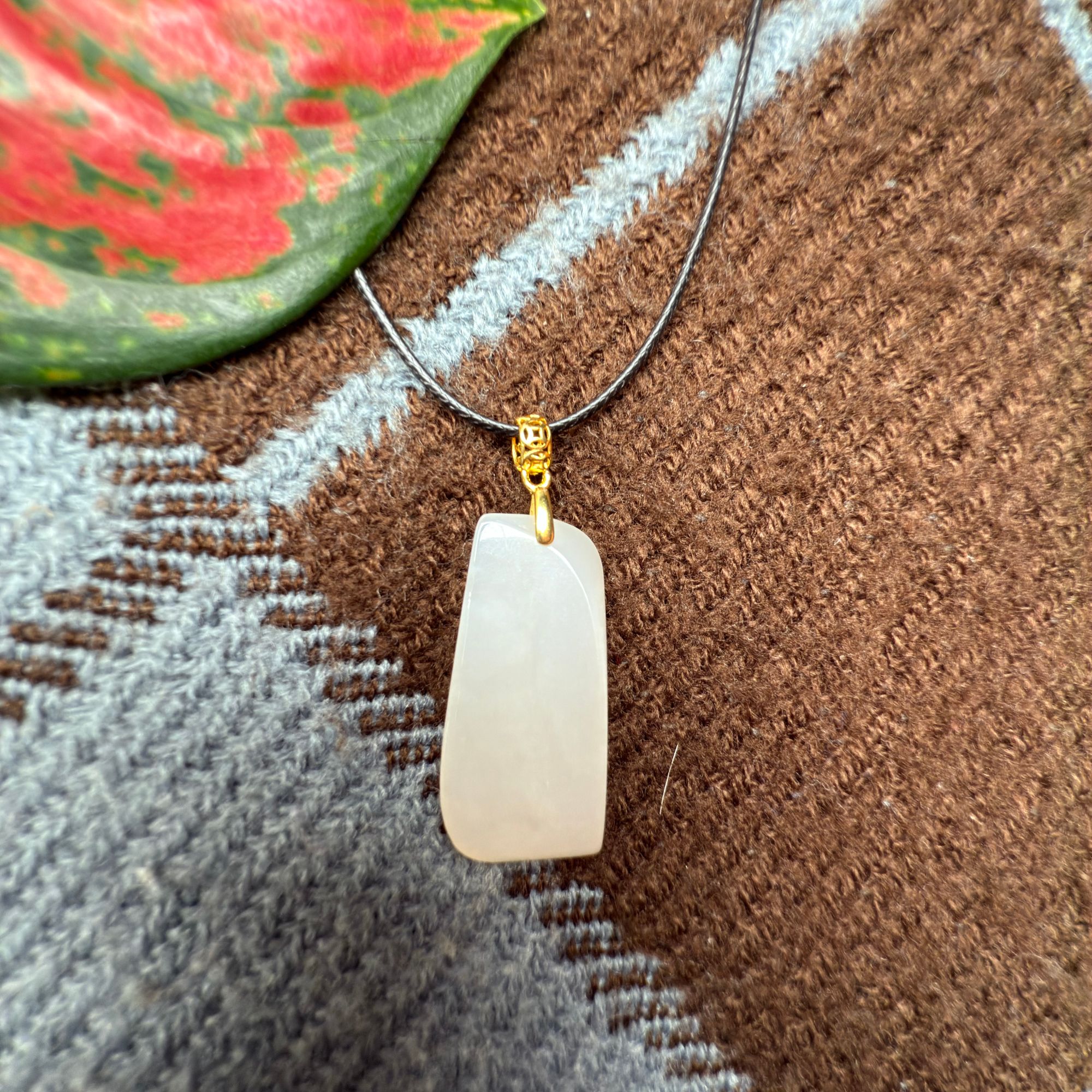 女款百搭 和田玉随形吊坠 S925银扣头